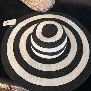 New Striped Black and White Sun Hat